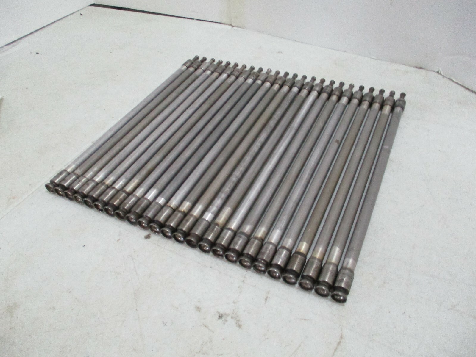 Rolls-Royce Phantom III ccomplete set of 24 push rods (1936 - 1938) V-12 engine