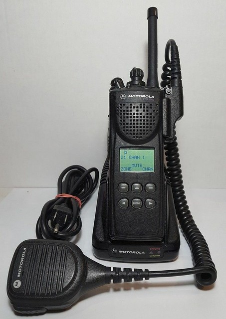 Uhf Motorola Dr3000 Digital Analogue Repeater Mdm27qnr9ja7an For Sale Online Ebay