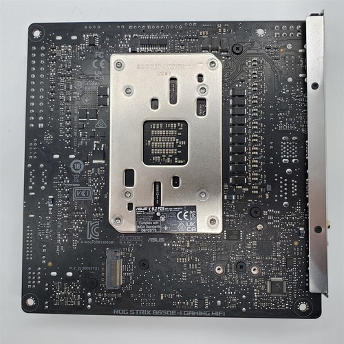 ASUS ROG Strix B650E-I Gaming WiFi 6E Socket AM5 Mini-ITX Motherboard, DDR5 - Afbeelding 6 van 8