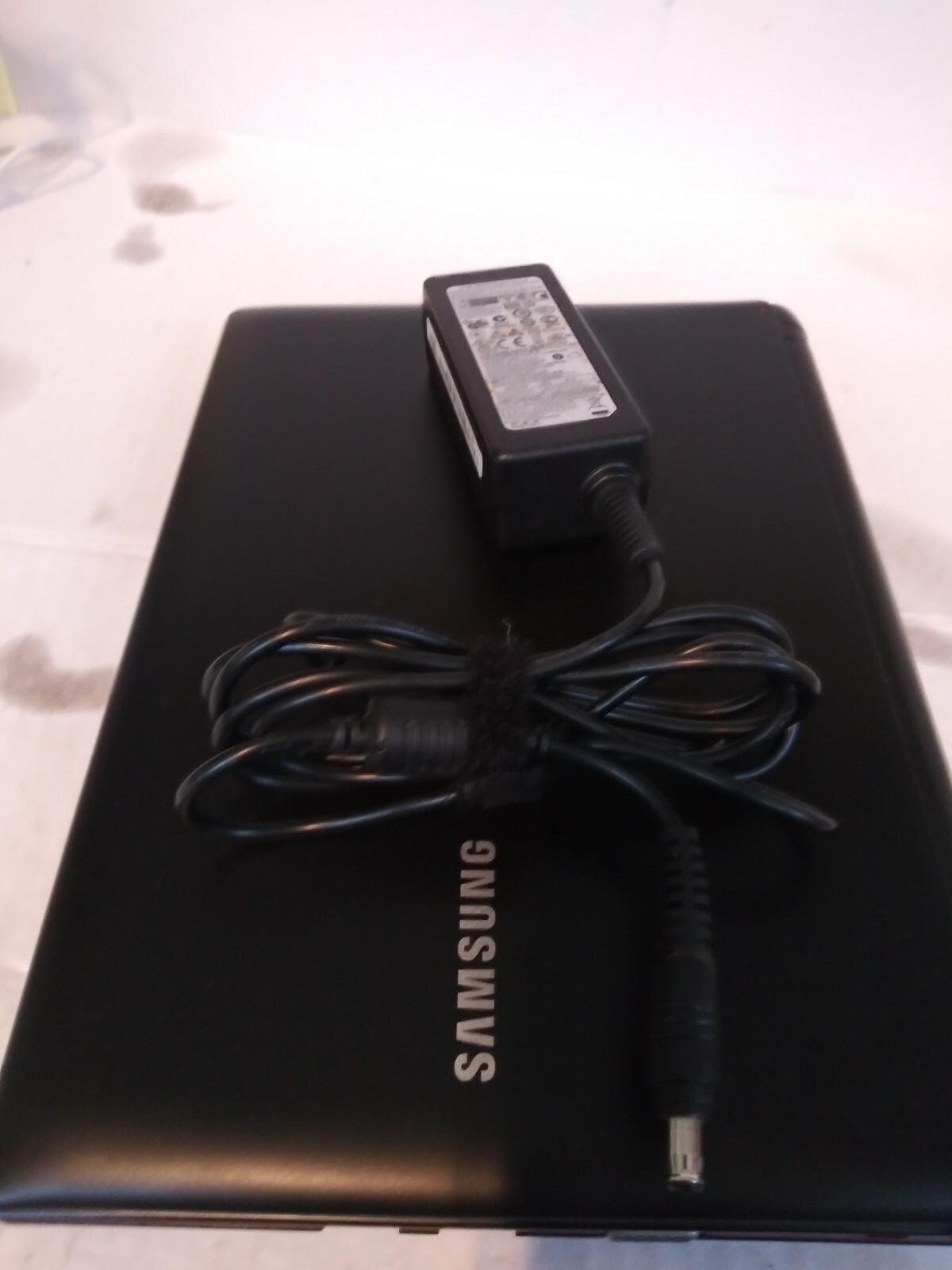 Samsung N145 Plus 10.1in., Intel Atom, 1.66GHz Netbook - Black -..for parts. - Picture 9 of 12