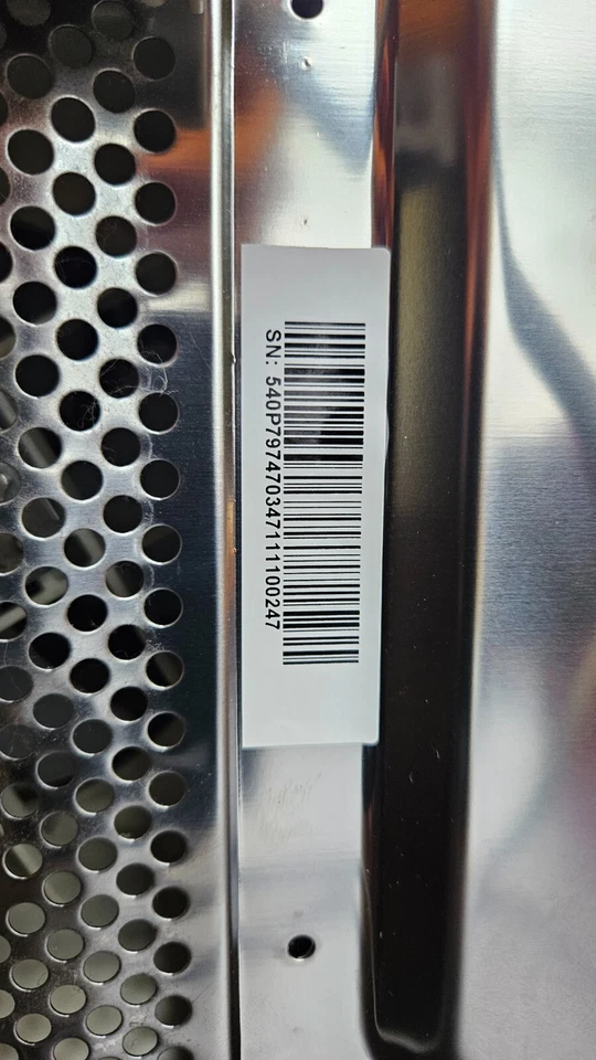 Microondas comercial Solwave de 0,9 pies cúbicos con controles de botón pulsador - 120 V, 1000 W Foto 2 de 4