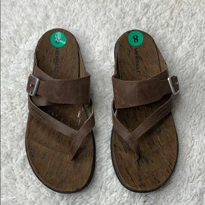 merrell around town thong buckle sandals
