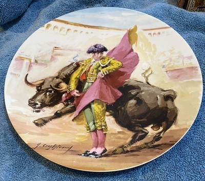 L Estel Porcelana de Calidad Bull & Matador Wall Plate Signed by Artist. VINTAGE