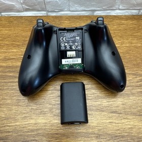 Microsoft Xbox 360 Wireless Controller Black/Black w/Batteries Model 1403 Tested