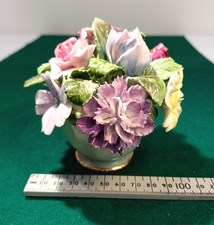 ADDERLEY FLORAL Bone China POSY in einer VASE.  Gro&szlig;e Gr&ouml;&szlig;e.