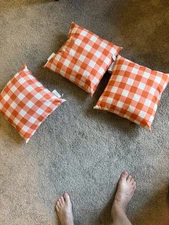 decorative pillows, good for country decorating 