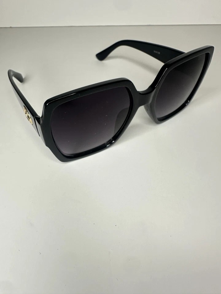 Óculos de sol Gucci feminino preto tamanho grande quadrado - Imagem 2 de 4