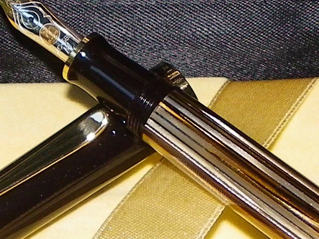 Stylo plume à piston PELIKAN M 400 Marron tortoise modèle après 1997 - Photo 3/4
