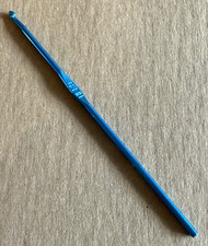 Hero Crochet Hook Size F Blue