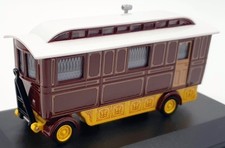 Oxford Diecast 1/76 Scale 76SCV001 - Showmans Caravan Maroon