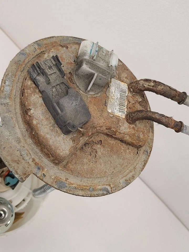 2009 2010 2011 2012 2013 2014 CADILLAC ESCALADE Fuel Pump Assembly 6.2L - Image 4 of 4