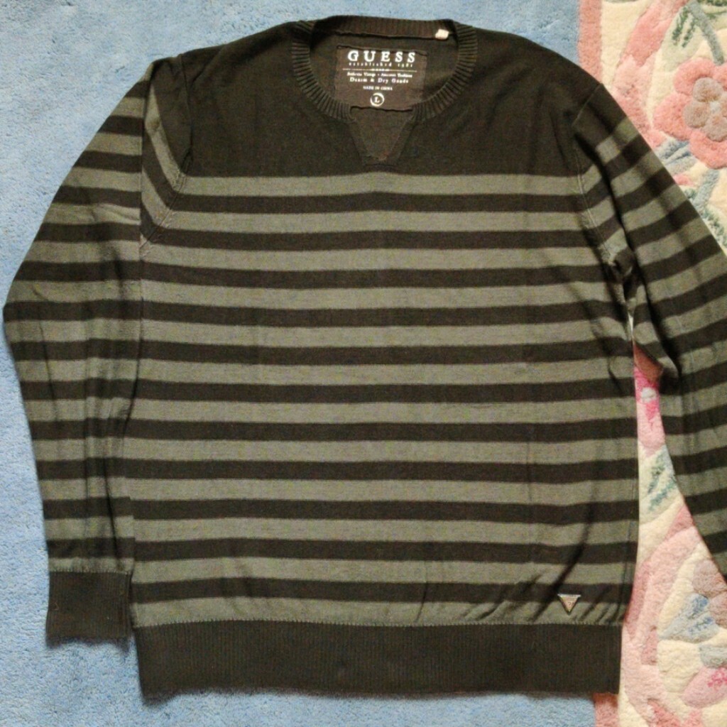 Pull Homme GUESS Vintage Noir Col V - Taille L - Coton 100% - Occasion Très Bon état