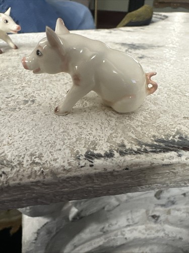 2 Hagen Renaker Retired Pigs Piglet Seated Maureen Love Miniature Mini - Picture 6 of 12