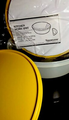 【Tupperware】ピクニックセット　イエロー（中古） Vintage Tupperware Sunburst Z4 Picnic Set in Original Box