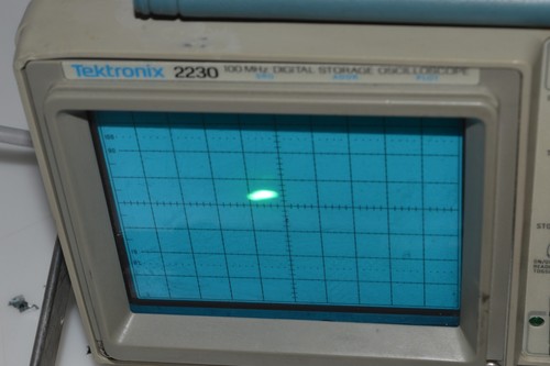 Tektronix 2230 100MHz Two Channel Analog/Digital Storage Oscilloscope (HHU24) - Picture 3 of 6