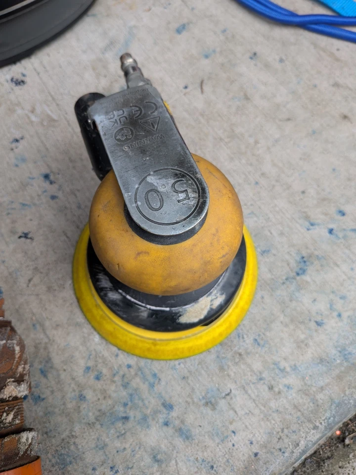 Mirka MR-5 Random Orbital Sander – 5 in Pad, 3/16 in Orbit, Pneumatic - Image 2 of 3