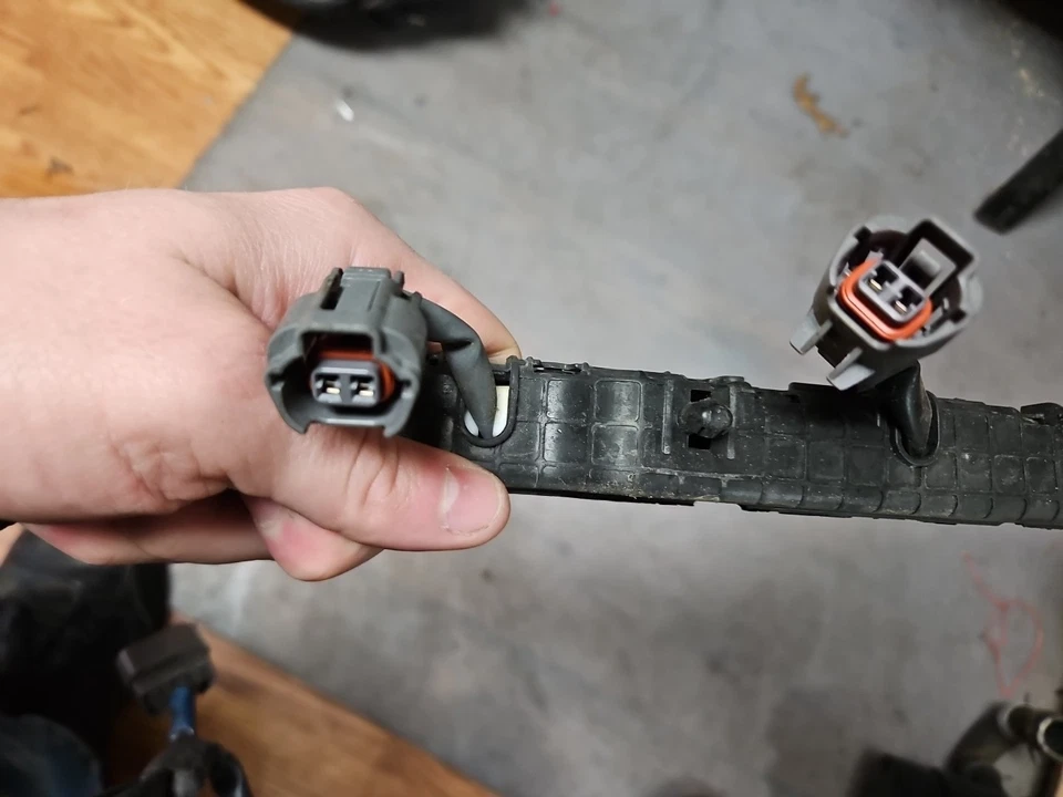 Arnés de cableado de riel inyector de combustible motor fabricante original Mazda Miata 1999-2000 99-00 NB1 Foto 2 de 4