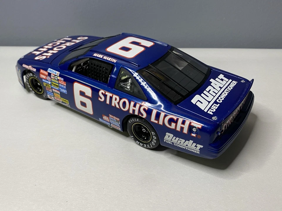 Team Caliber #6 Mark Martin Stroh's Light 1989 Ford Thunderbird 1/24 No Box READ - Image 3 of 4