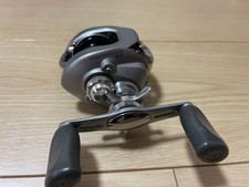 Daiwa Team Daiwa Z 105H Mulinello da Pesca Baitcasting Basso