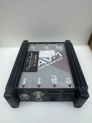 ProCo AV-1 Passive A/V Interface / DI Box   RCA   XLR, Ground-Lift