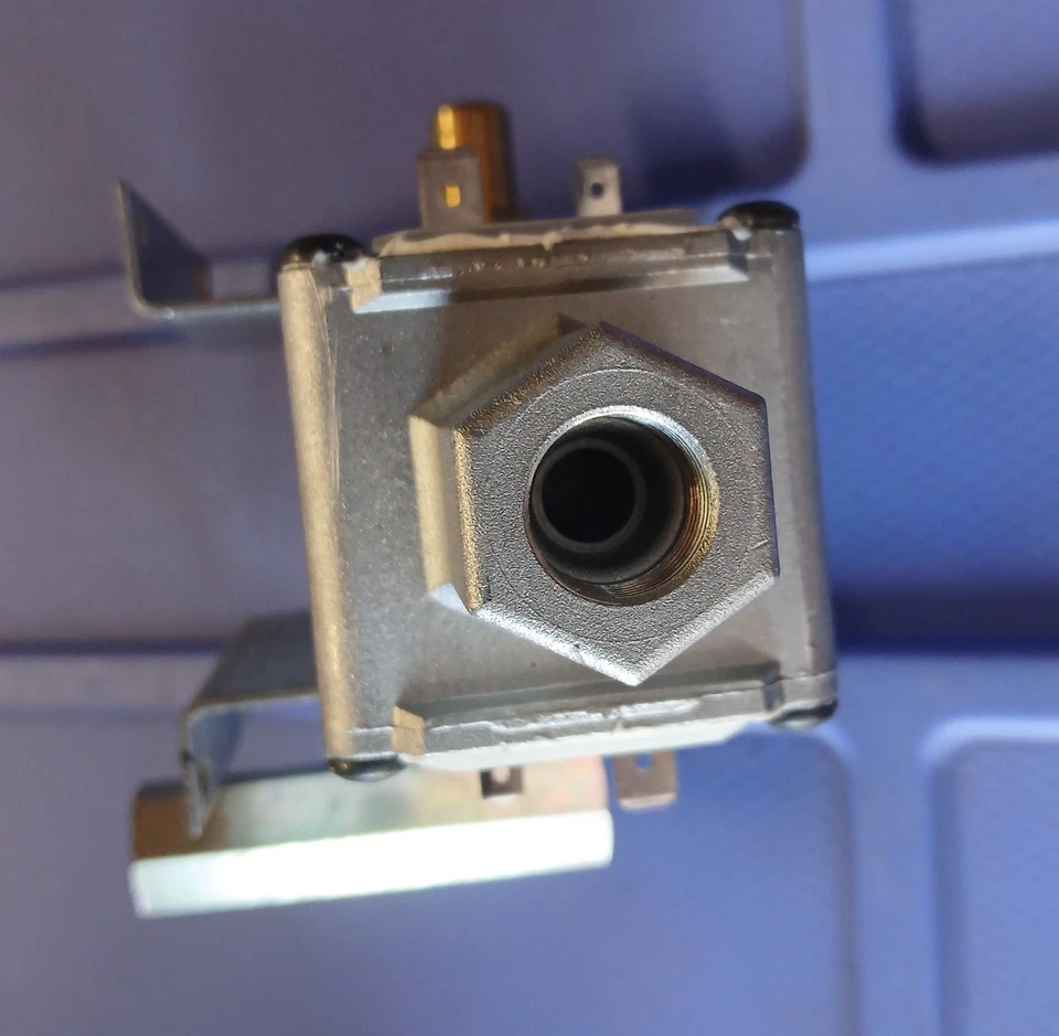 5303208499 NUEVO Electrolux Frigidaire Gama Doble Válvula de Seguridad ¡ENVÍO GRATUITO!! Foto 3 de 4