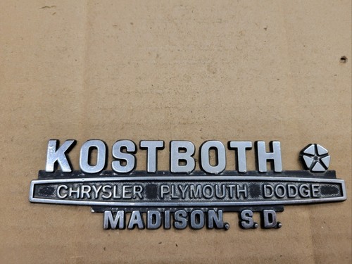 Emblème de concessionnaire en métal Kostboth Dodge Madison Dakota du Sud emblème logo  - Photo 1/2