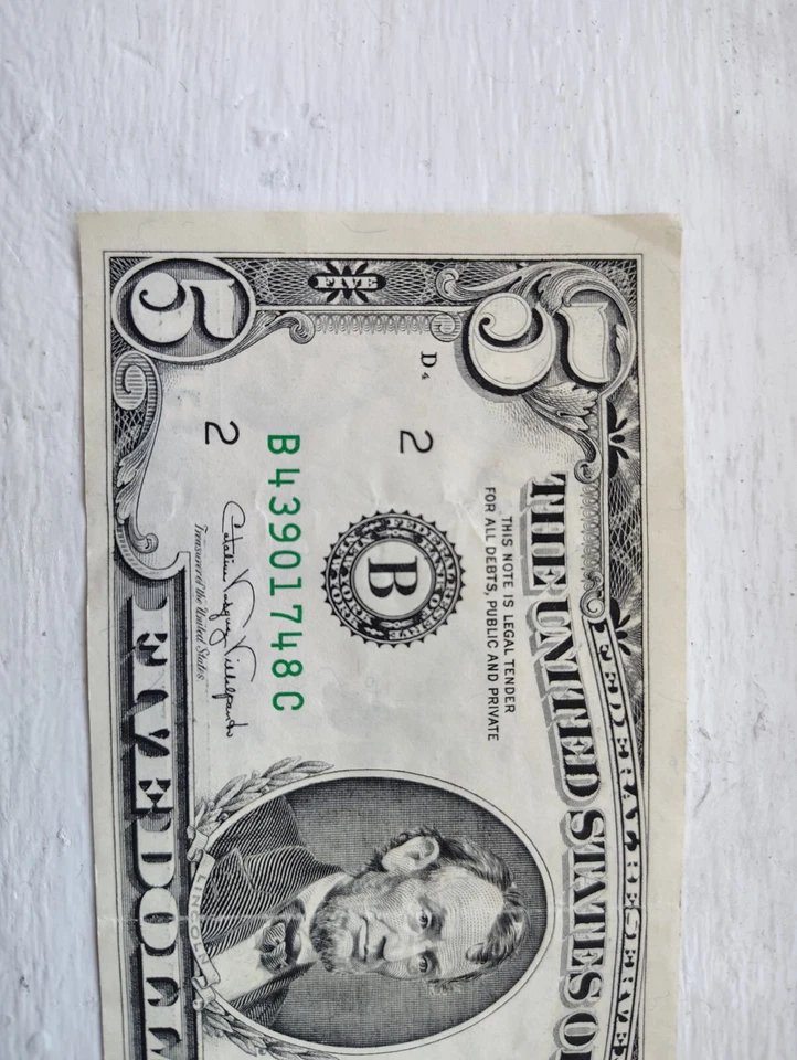 1988 Series A 5 Dollar Bill - VERY RARE - Image 2 of 4