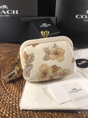 coach kisslock coin case