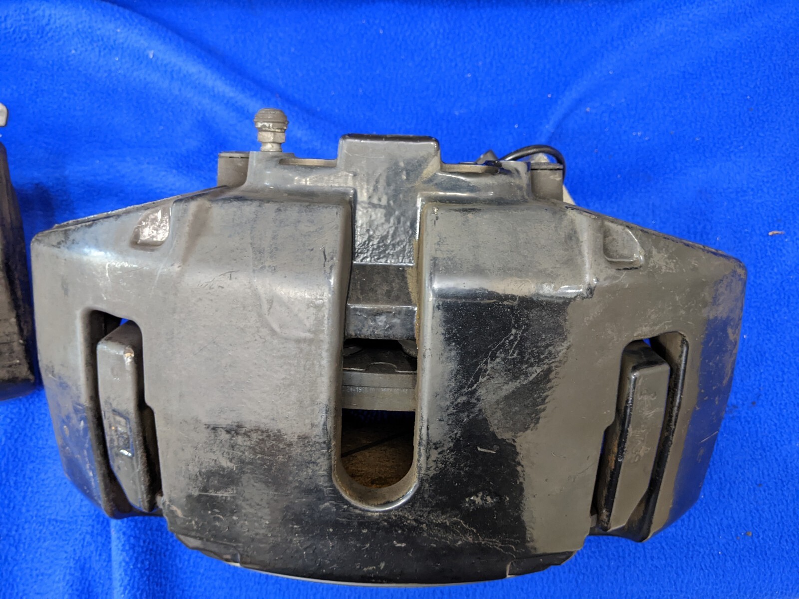 front BRAKE CALIPERs PADS LEFT RIGHT BENTLEY FLYING SPUR GT GTC (2004-2012) OEM