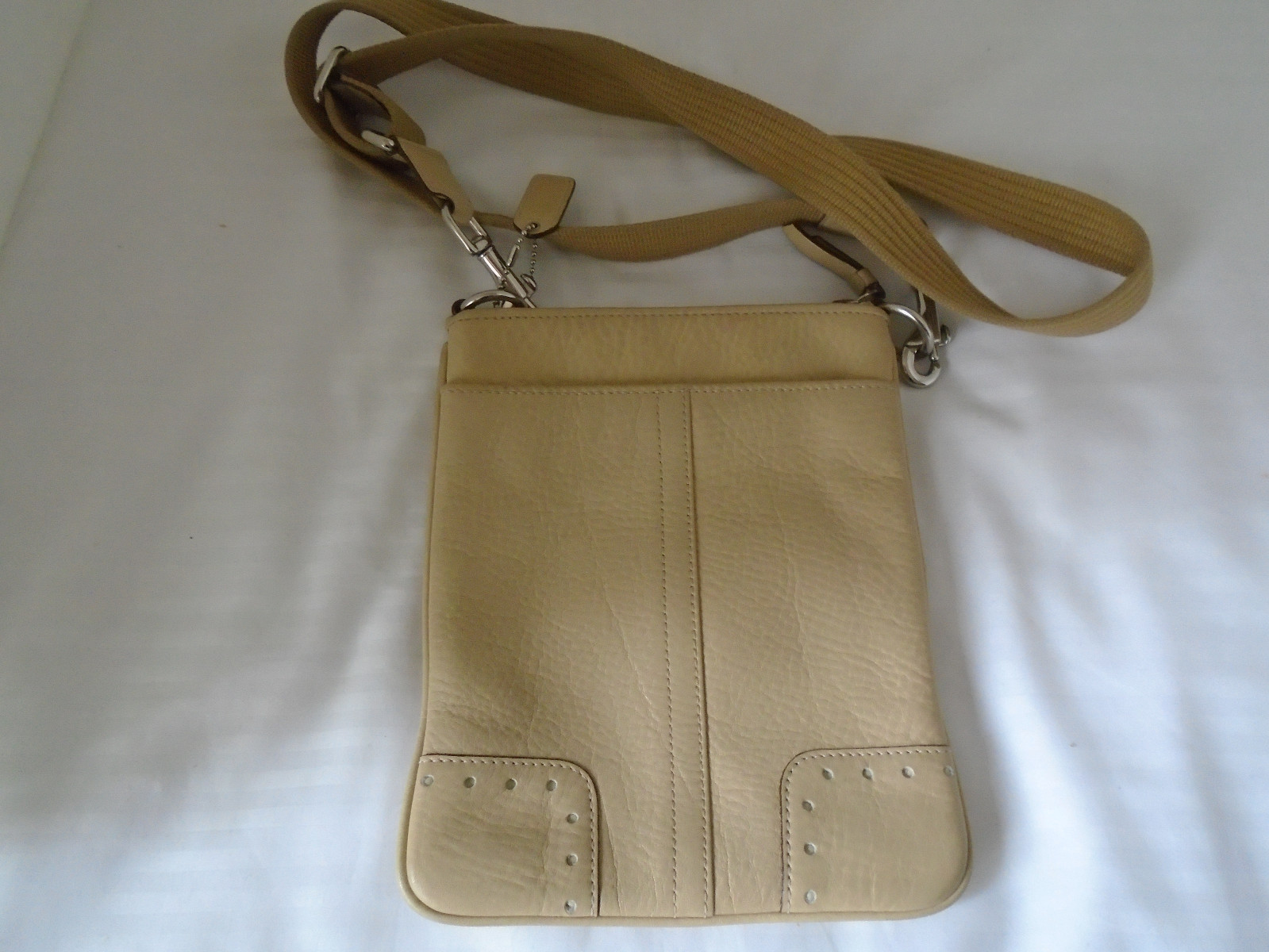 COACH TAN LEATHER CROSSBODY SLING BAG Gem