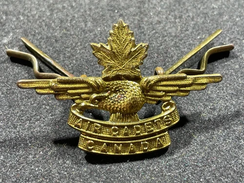 WW2 WWII Canada Canadian Army Military Air Force Air Cadets Cap Badge - SMALL