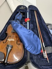 FORENZA 13" VIOLA KIT WITH CASE. CASE WORN. VIOLA GOOD USED CONDITION.