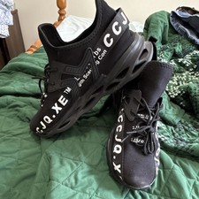 Men's Black/White Low Top Lace-Up Athletic Sneakers Rubber Outsole