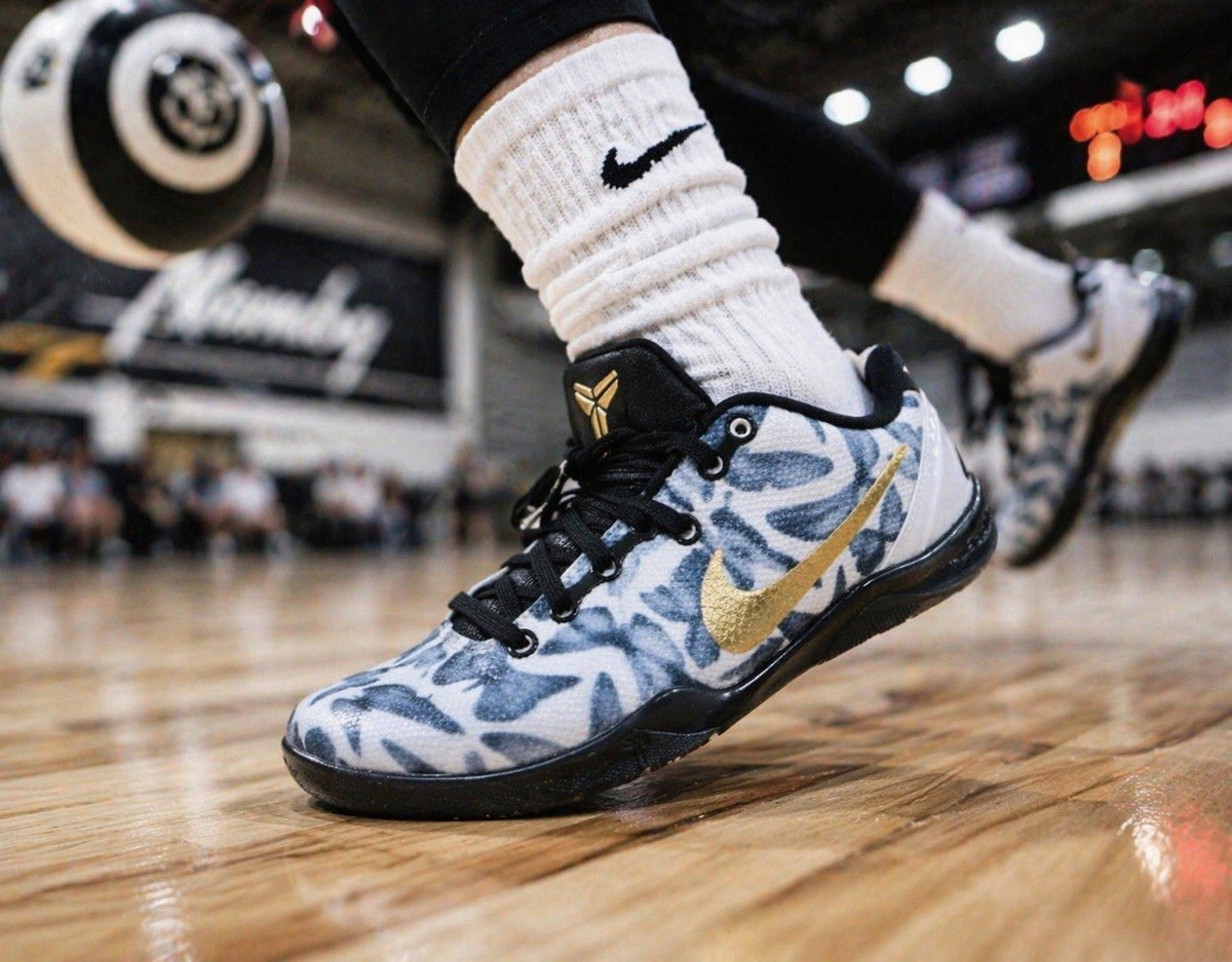 ☆NIKE KOBE 8 PROTRO☆ Size 12.5 (PS) - Nike Kobe 8 Protro Low White Metallic Gold 2024