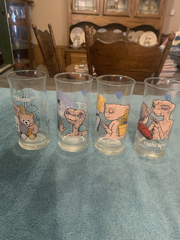 Vintage 1982 ET Extra Terrestrial Collector Glasses Pizza Hut Complete Set Of 4!