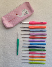 Preowned Set of 14 Ergonomic Crochet Hooks Multi Colors with case sizes B-N 7