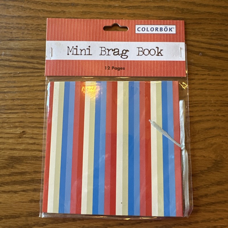 Colorbok Mini Brag Book 12 Pages, Mini Scrapbook Red, NIP