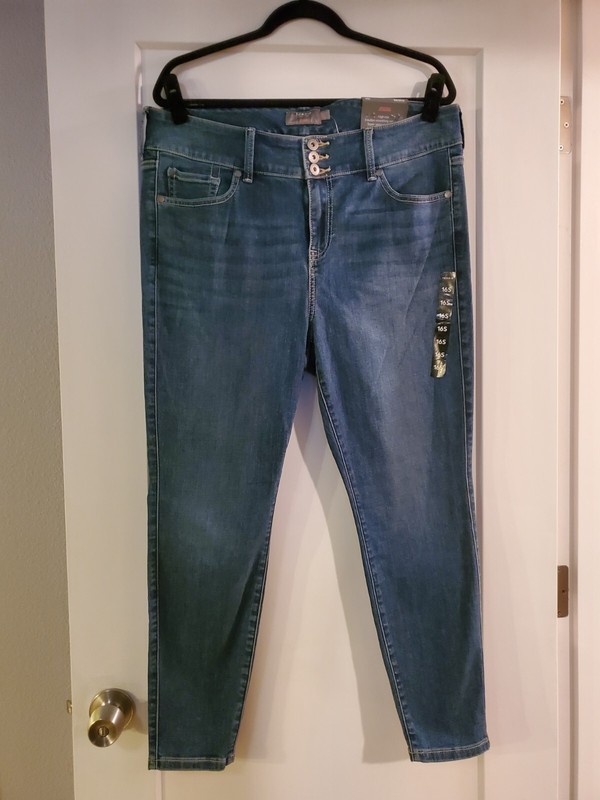 Torrid High Rise Jegging Size 16 Short NWT