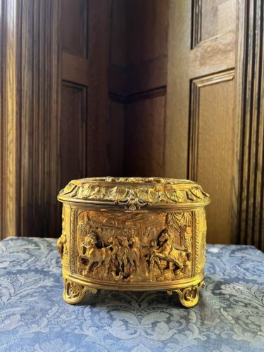 Antique Gold Jewelry Box/Casket - Afbeelding 1 van 10