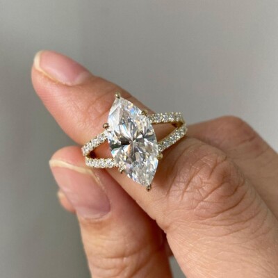 Lab Grown Marquise Cut Diamond Engagement Ring 3,20 Ct 18k Yellow Gold IGI