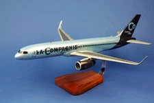 La Compagnie Boeing 757-200 F-HTAG Desk Top Display Jet Model 1/100 PS Airplane