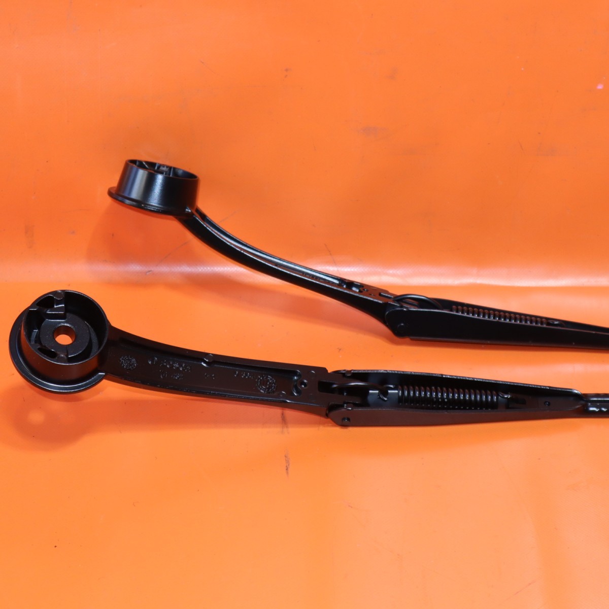 ASTON MARTIN VANTAGE WIPER ARM WINDSHIELD 2018 2019 2020 KY63-17527-AA OEM