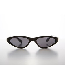 Edgy Small Cat Eye 90s Vintage Sunglass - Vicky