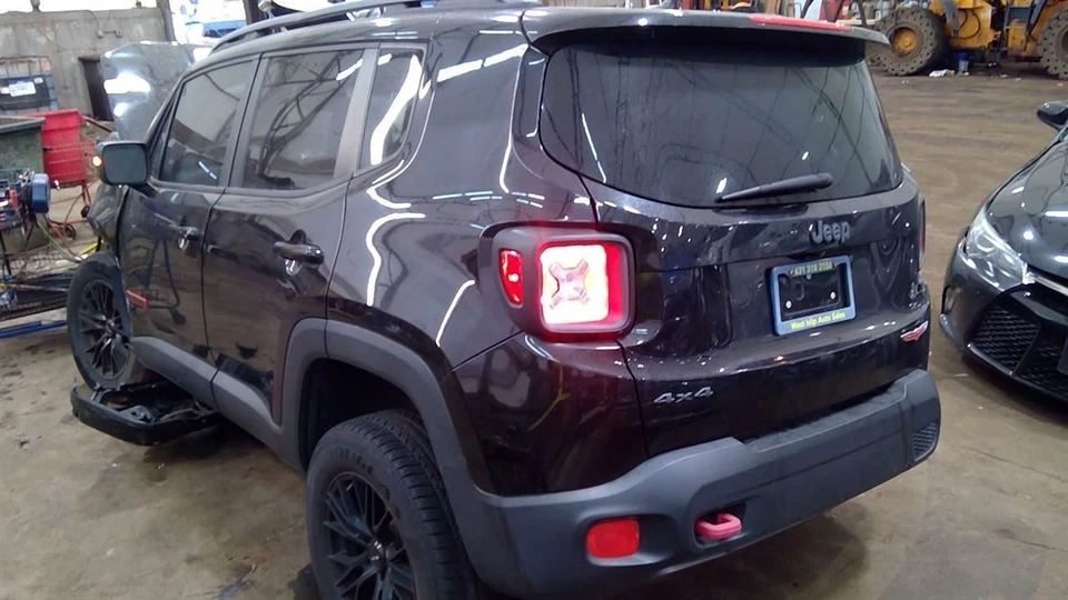 Chassis ECM Body Control BCM With Passive Entry Fits 15 RENEGADE 6834152 Foto 2 de 4