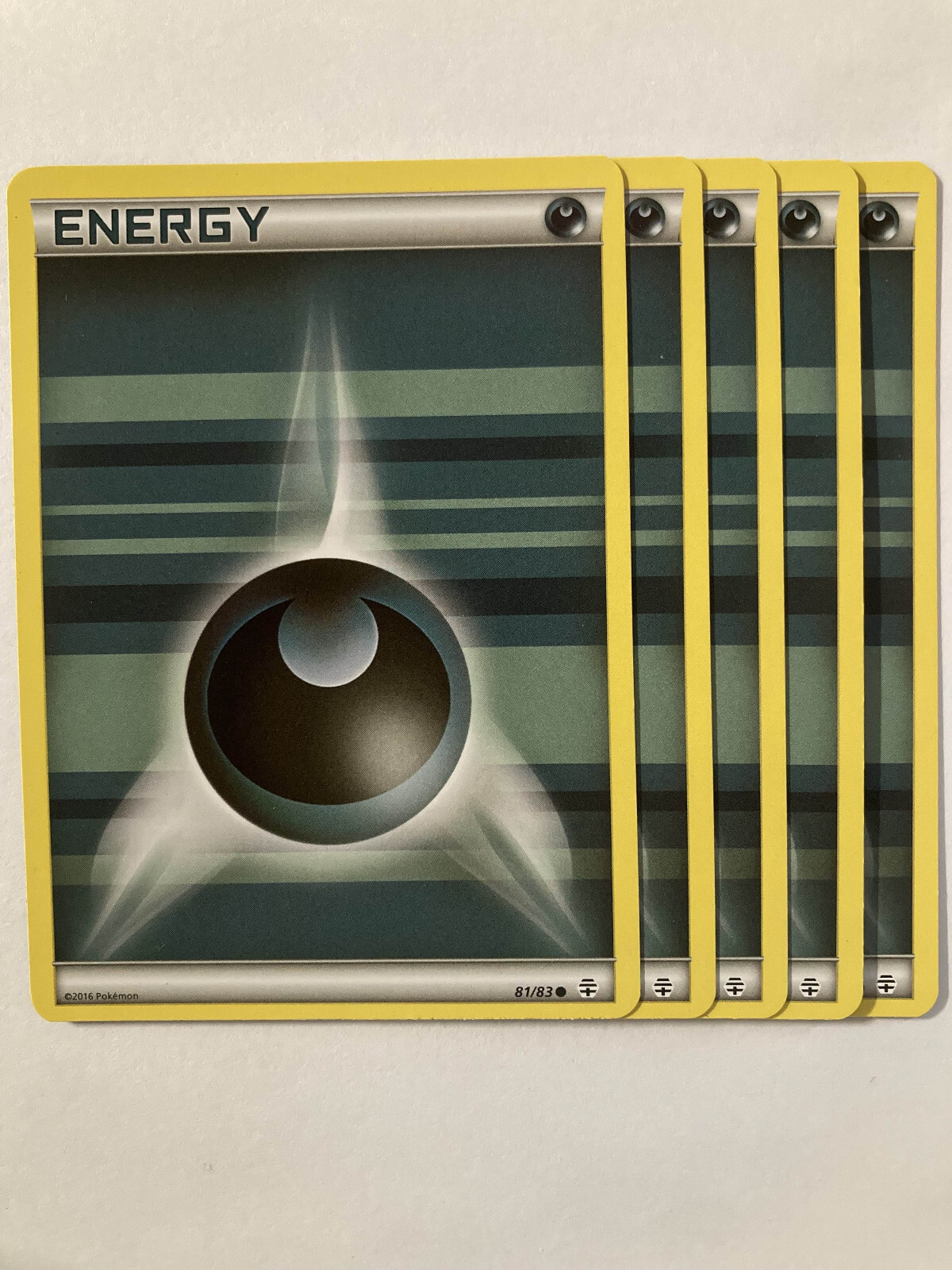 5x Darkness Energy 81/83 Generations - Dark Energy - Pokemon - LP