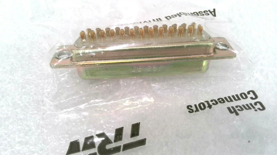 TRW DB-25P CINCH CONNECTORS WITH BRACKET MOUNTS AND SCREWS - Image 3 of 4