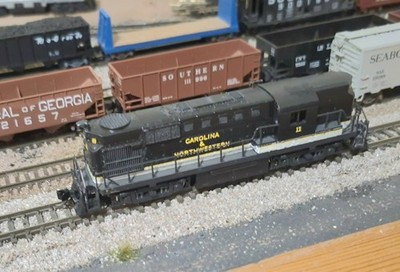 n scale Carolina &North Western RS11 (custom paint)