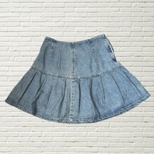 Vintage 90s Denim Mini Skirt - Lightwash Pleated Hem Xs/s