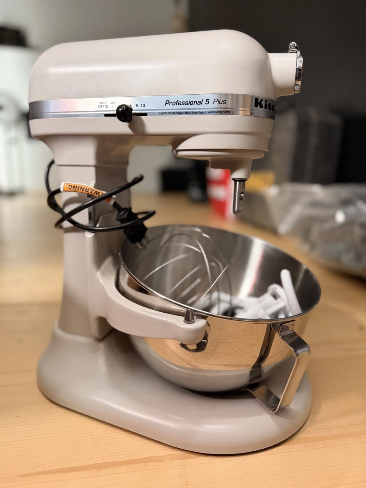 Kitchen aid Professional 550 Plus 5 Qt Bowl Stand Mixer - Used GREAT CONDITION
Opens in a new window