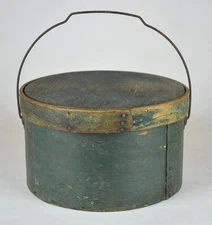 ANTIQUE NEW ENGLAND ROUND PANTRY BOX WITH HANDLE-OVERLAPPING BENTWOOD-BLUE GREEN